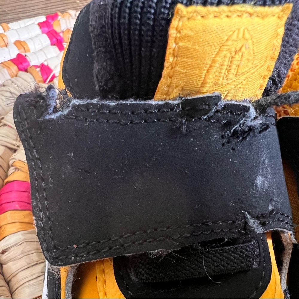 Toddler nike shoes - Picture 5 of 5